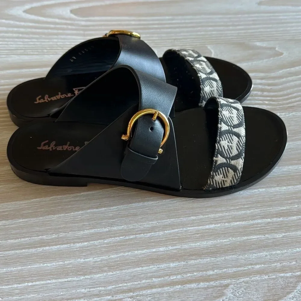 Salvatore Ferragamo Cassie Flat Gancio Slide Sandals size 6